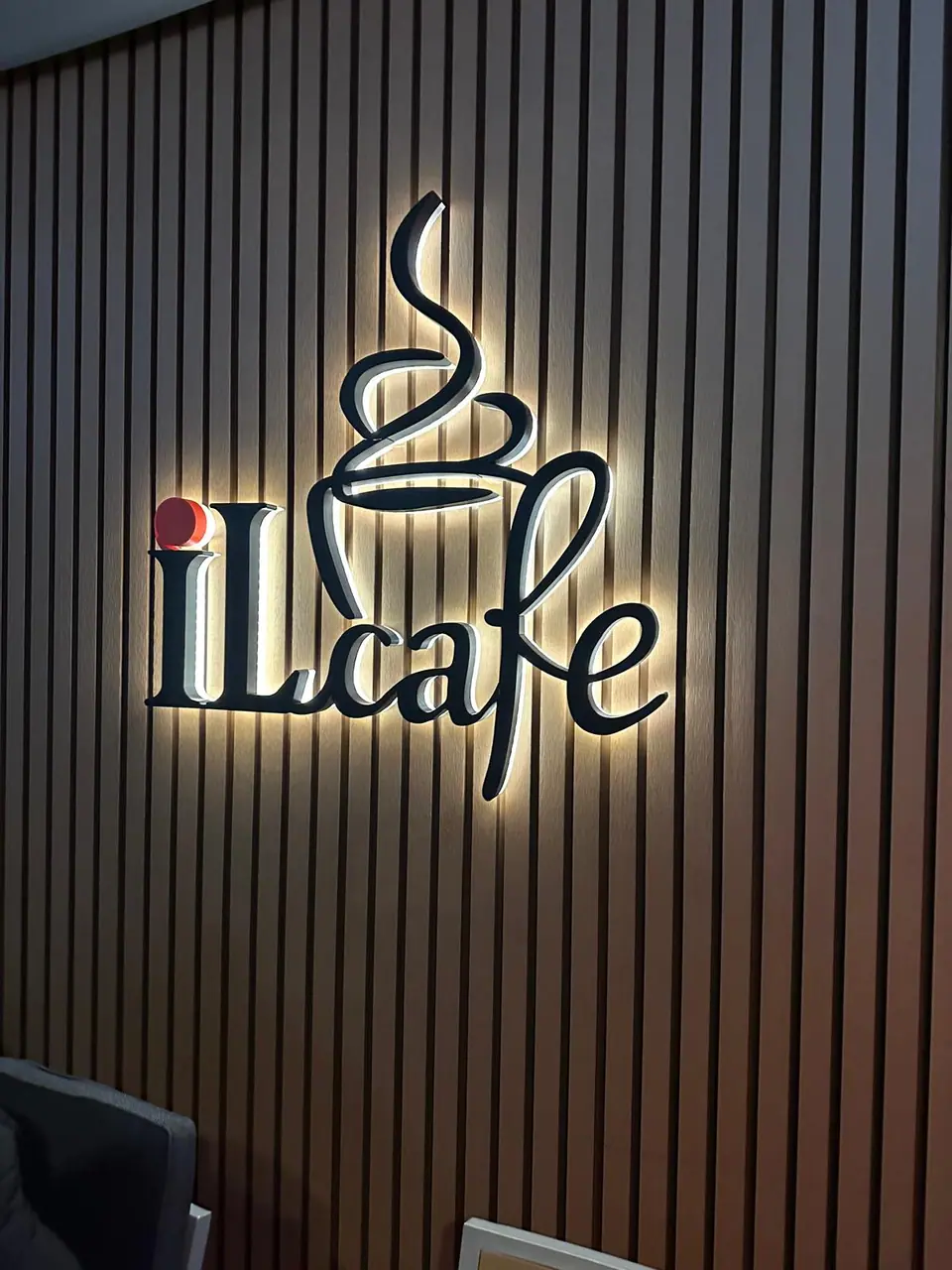 iLcafe back-lit decorative sign on wood